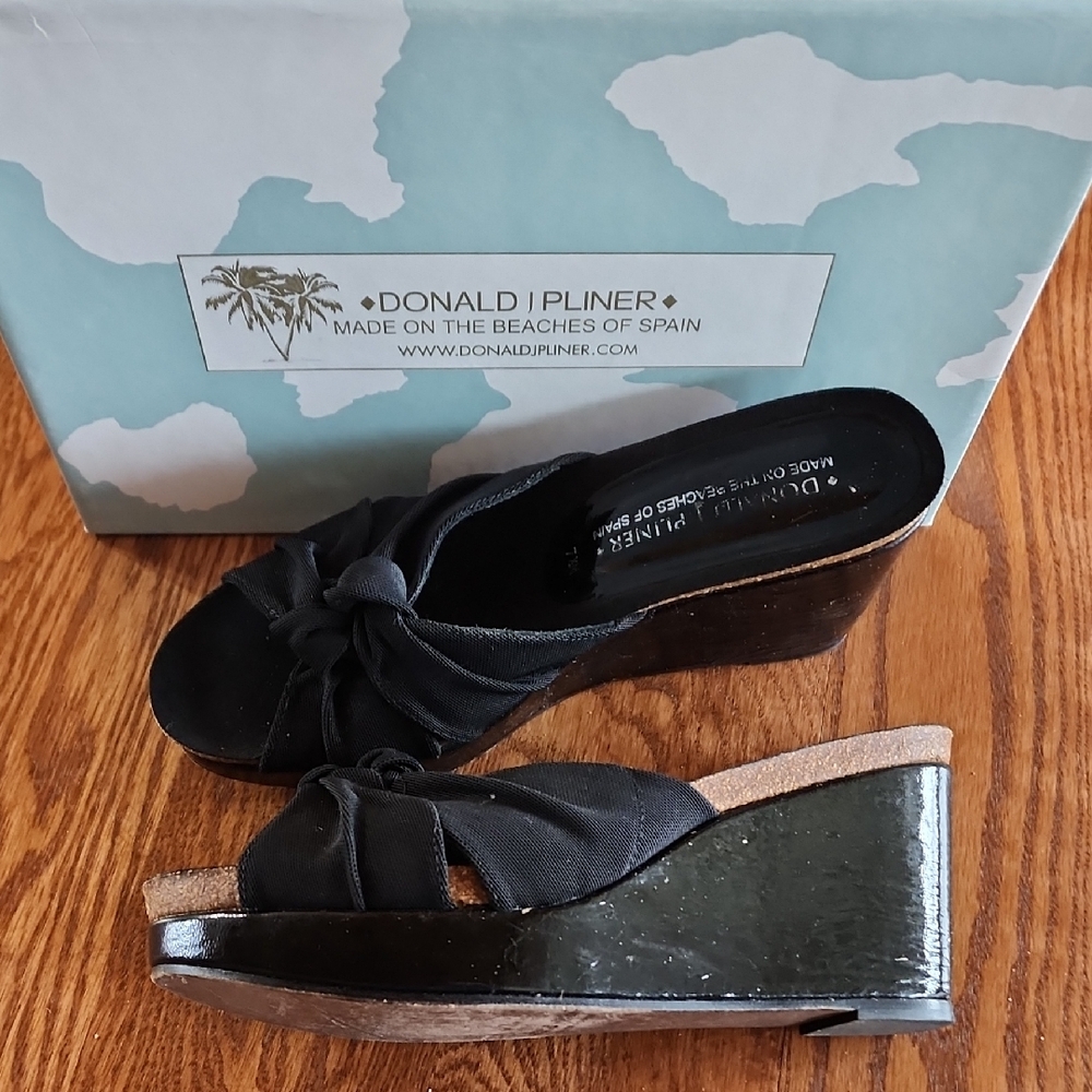 Donald J. Pliner Black Knotted Wedge Slide Sandals